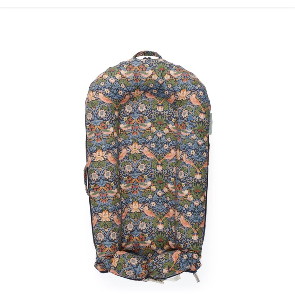 Sold Out WILLIAM MORRIS DOCKATOT DELUXE+ COVER IN STRAWBERRY THIEF